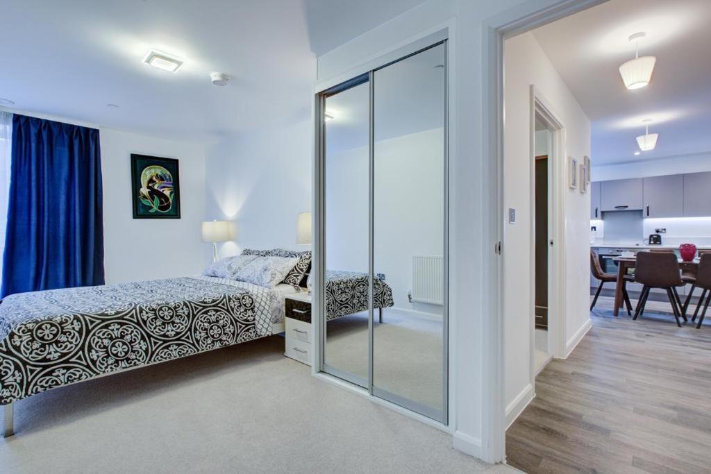 Luxury 2 Bed Flat In A New Block In East Acton Londres Exterior foto