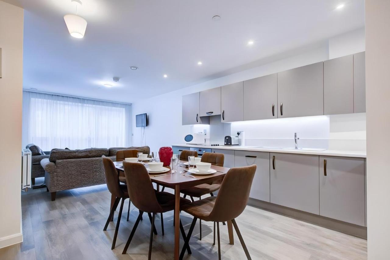 Luxury 2 Bed Flat In A New Block In East Acton Londres Exterior foto